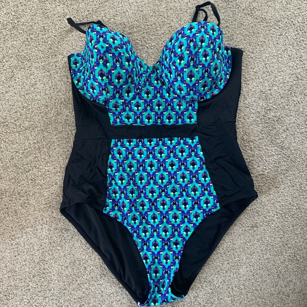 Old navy one piece bathing suit